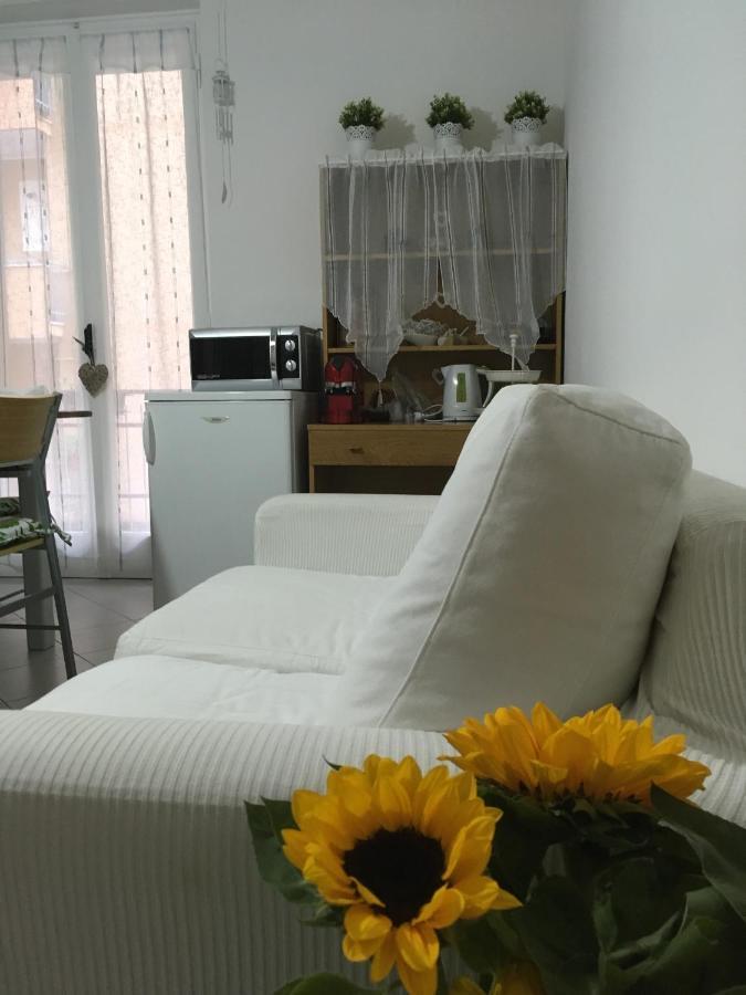 لافانيا B&B Le Bouganville المظهر الخارجي الصورة