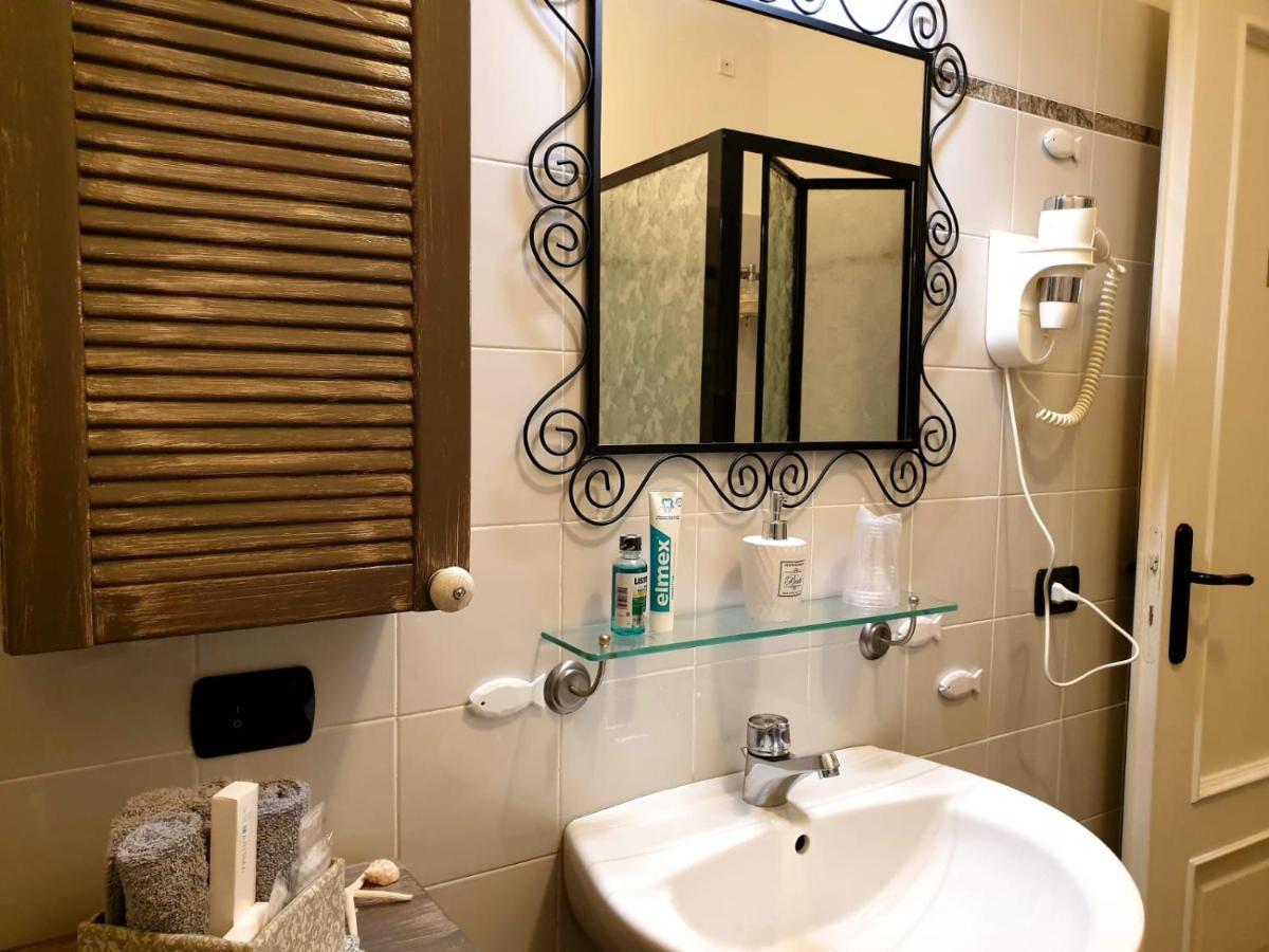 لافانيا B&B Le Bouganville المظهر الخارجي الصورة